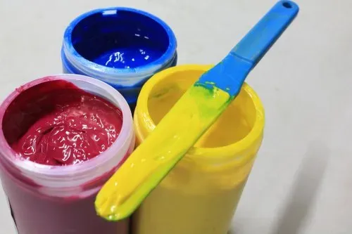 Korkean lämpötilan läpinäkyvä mikrokiteinen lasimuste